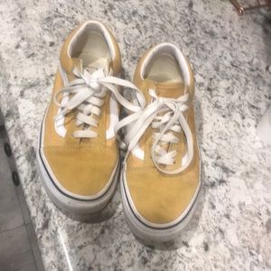 Yellow vans!!